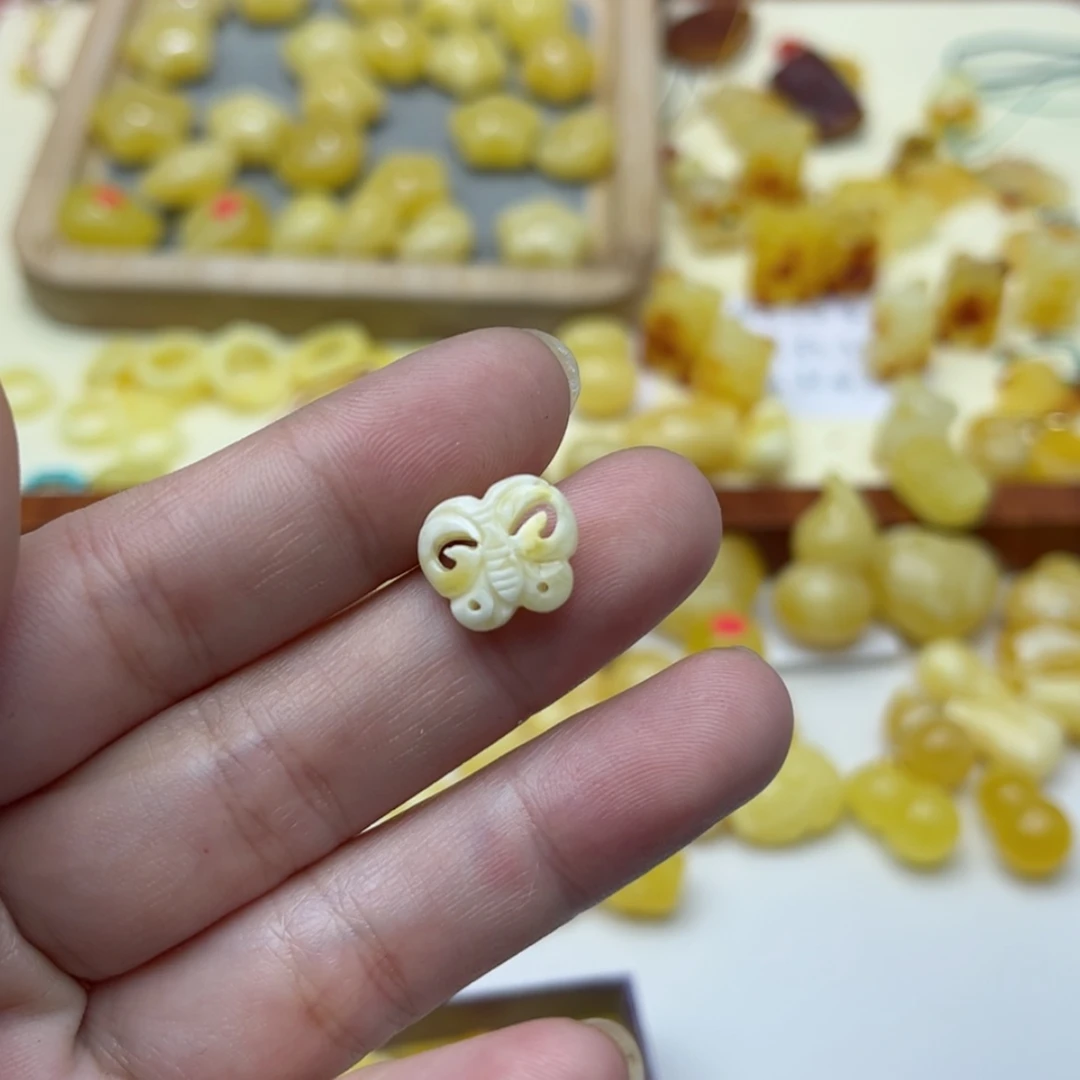 【闪购商品】蜜蜡裸石未镶嵌配饰
