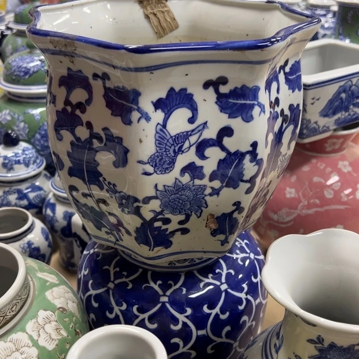 瓷片微瑕陶瓶不退不换。。。。。。。