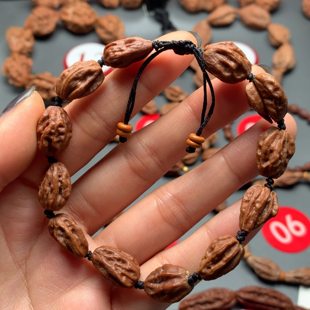 核桃1东北秋子葡萄干异型