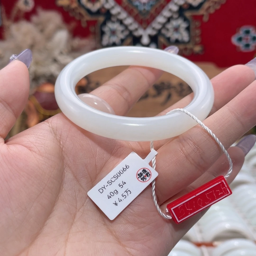 未镶嵌手镯和田玉羊脂白玉纯天然手镯