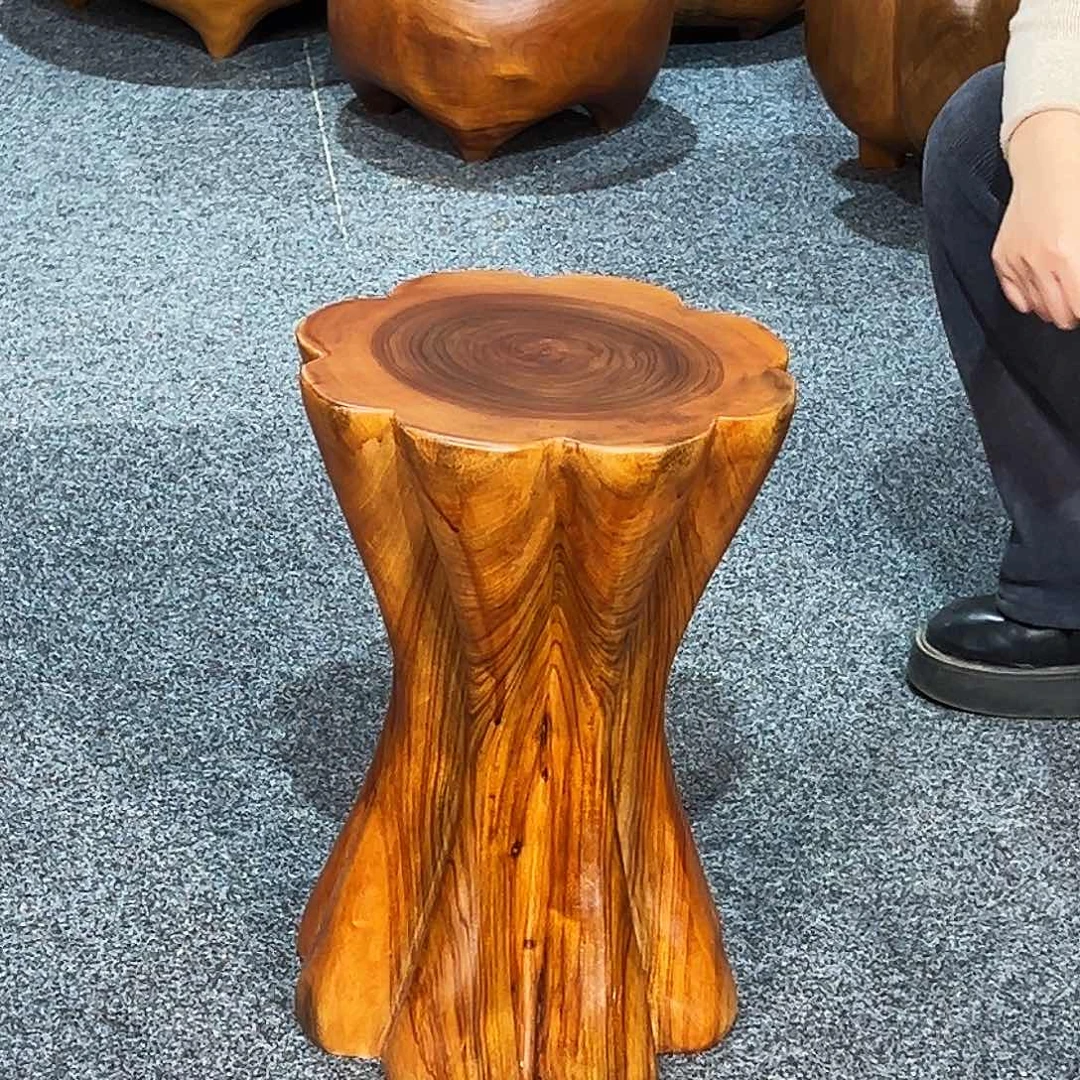 26 号香樟木尺寸：28-28-39cm