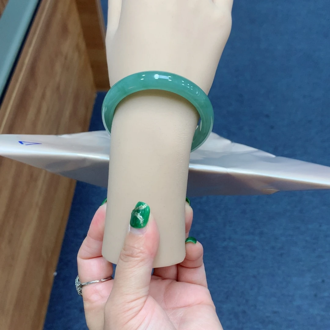 未镶嵌手镯翡翠买断