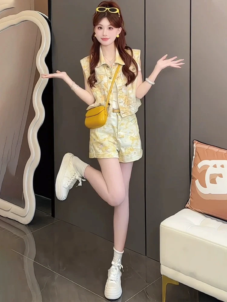 减龄洋气气质阔腿时尚套装炸街网红碎花上衣短裤夏季套装显瘦时尚