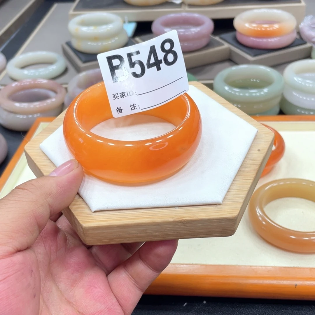 石英岩玉手镯未镶嵌