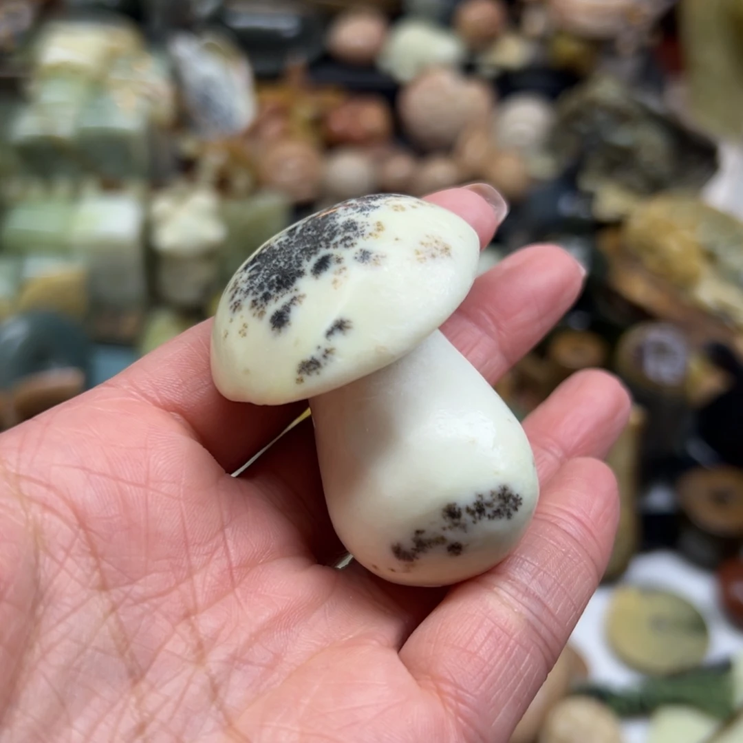 小***迹岫玉未镶嵌颈饰水草蘑菇