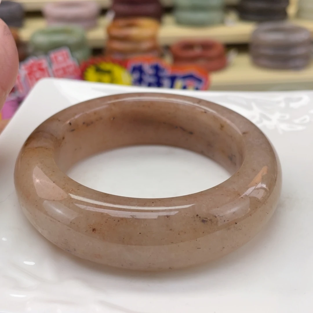 【闪购商品】石英质玉手镯未镶嵌?***月