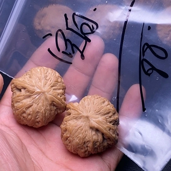 【闪购商品】吊坠文玩核桃空*！铁锤