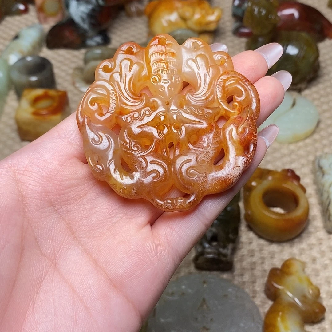 蛇纹石玉未镶嵌颈饰