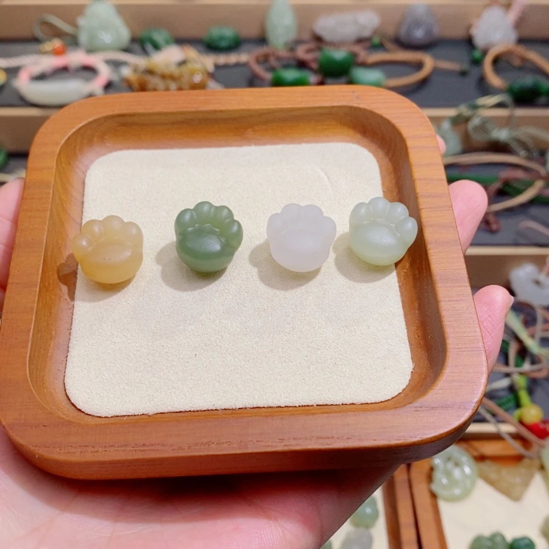 和田玉未镶嵌颈饰小****铺