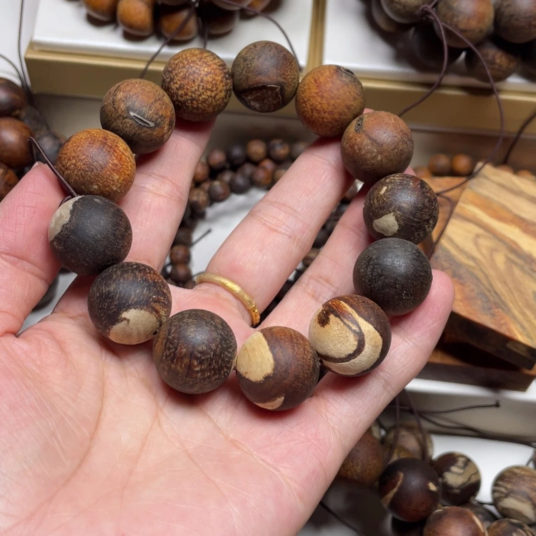 知***乐扇子贡木手串定制1.8虫漏