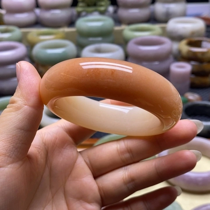 石英质玉未镶嵌手镯