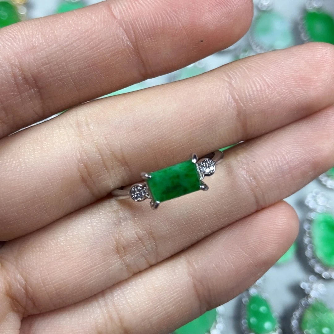 未镶嵌戒指翡翠马鞍