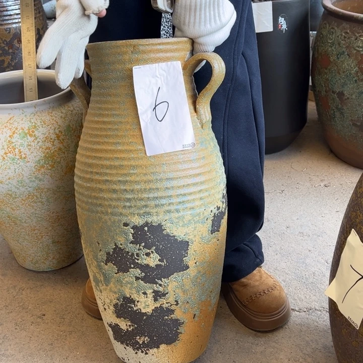 高52 口17。          无孔