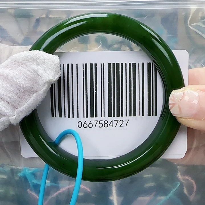 进***姐和田玉未镶嵌手镯微瑕5859