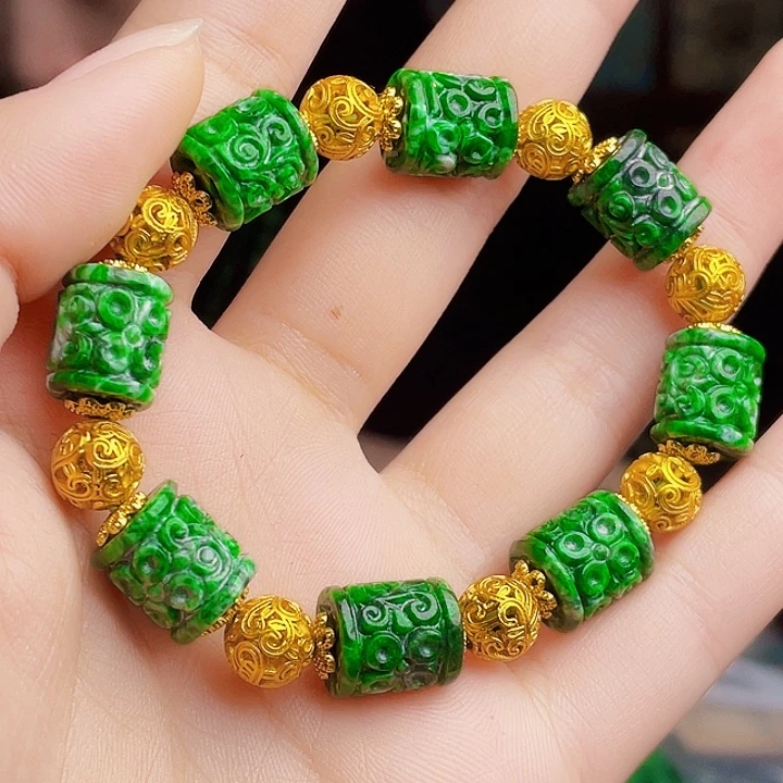 翡翠未镶嵌颈饰多样性