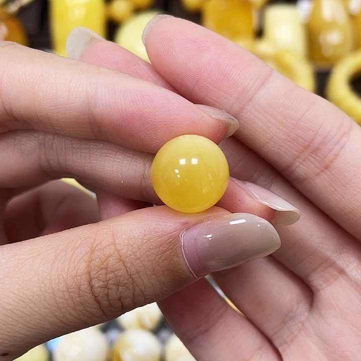 琥珀未镶嵌裸石13.1mm 0022