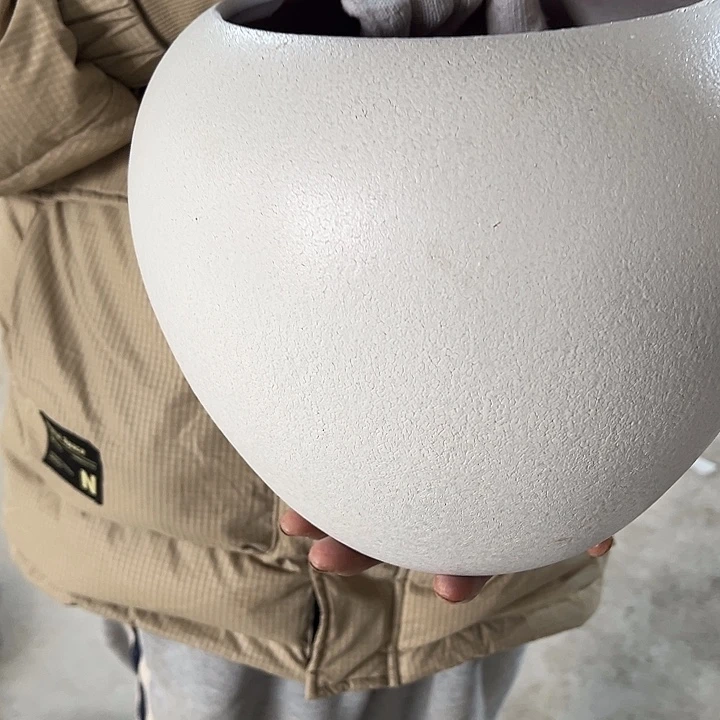 微瑕高度24厘米口18厘米