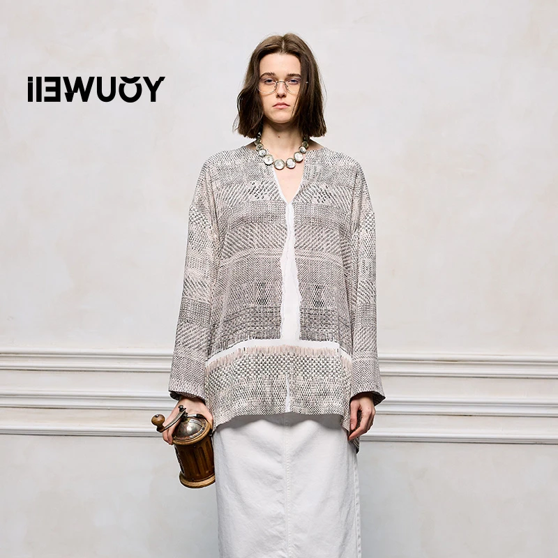 有尾YOUWEI 报纸印花V领长袖衬衫 Y1625203