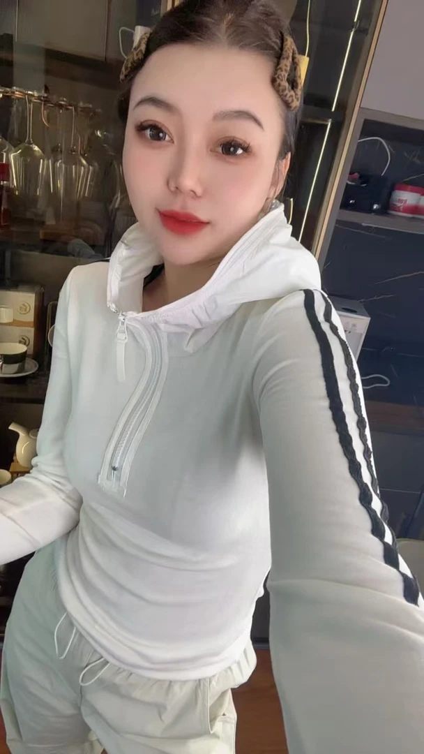连帽显瘦杠条帽衫（衣长54左右）