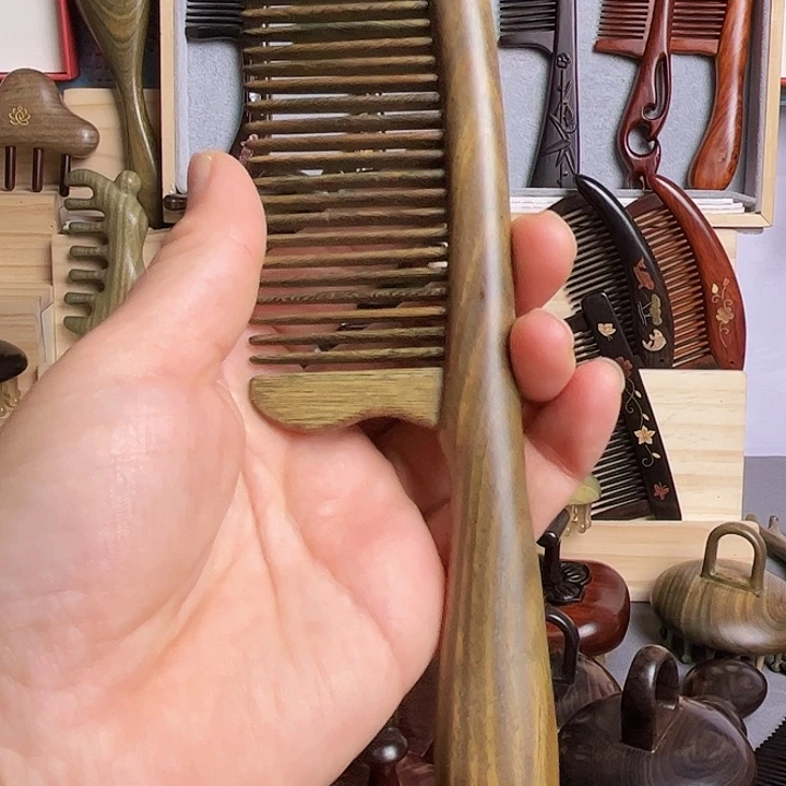 红酸枝木类绿檀木插齿梳子