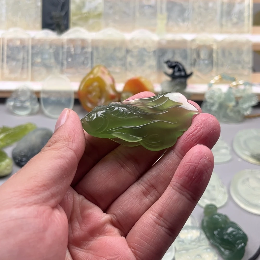 未镶嵌蛇纹石玉颈饰