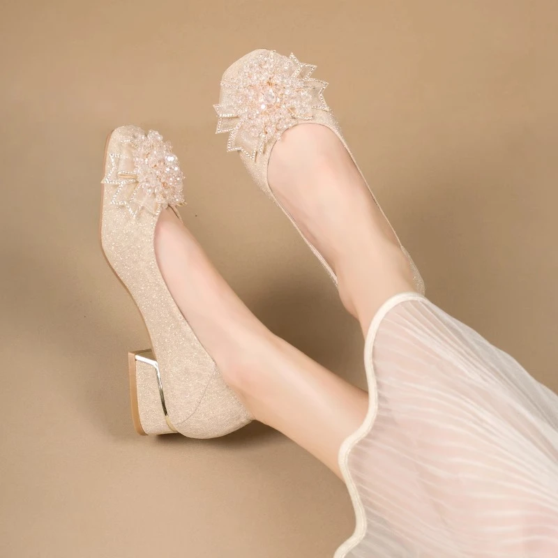 低跟法式气质单鞋女春秋新款方头浅口粗跟水钻配裙子新娘秀禾婚鞋