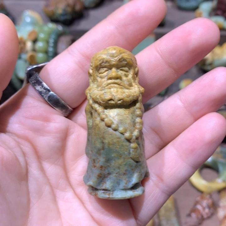 未镶嵌岫岩河磨玉(透闪石质玉)把件
