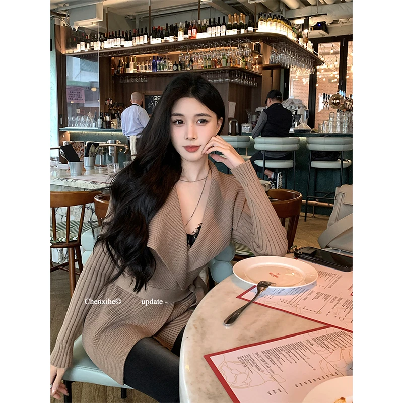 何晨曦「慢调巴黎」系带女春季慵懒宽松翻领简约显瘦毛衣外套T0635W