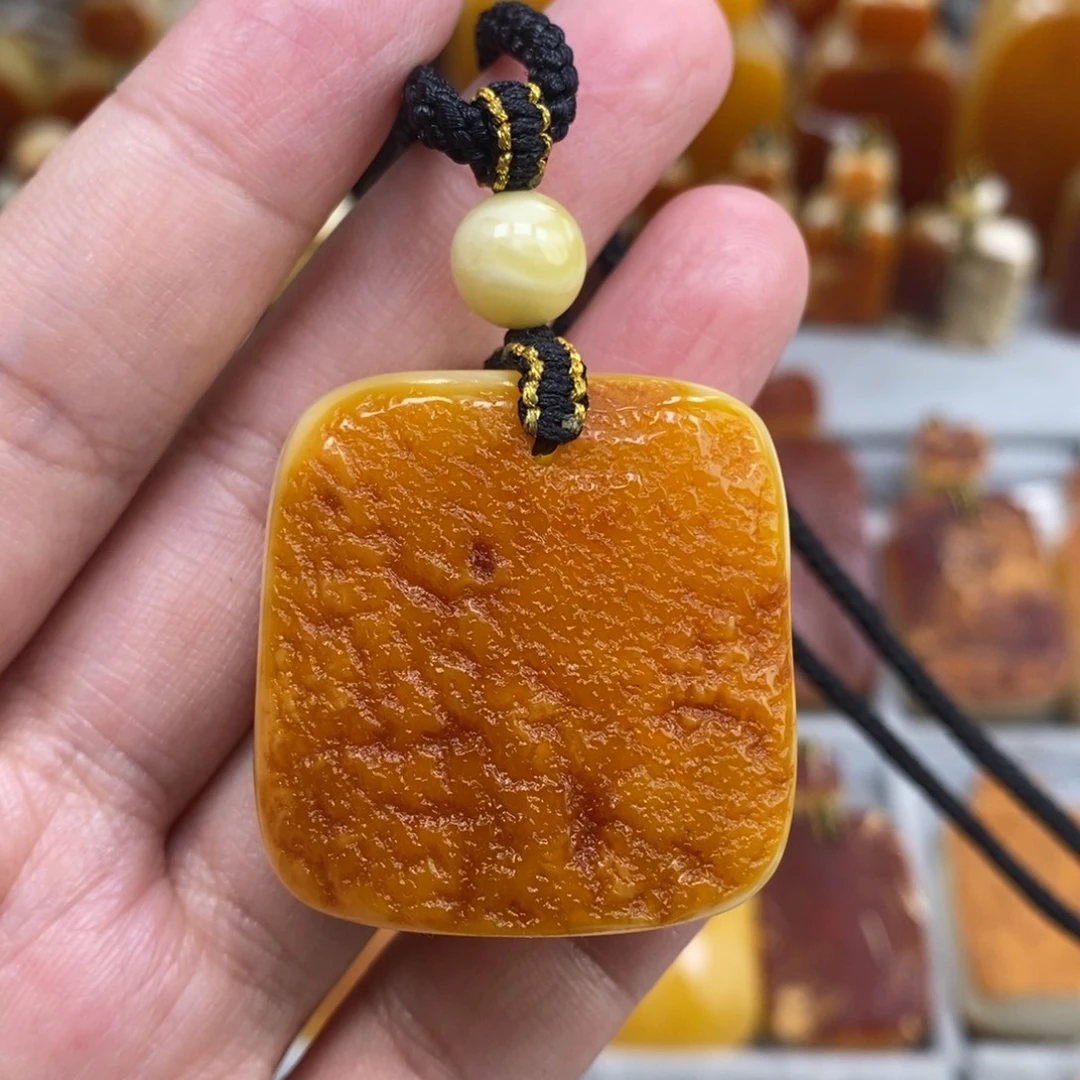 蜜蜡未镶嵌珠宝奇石