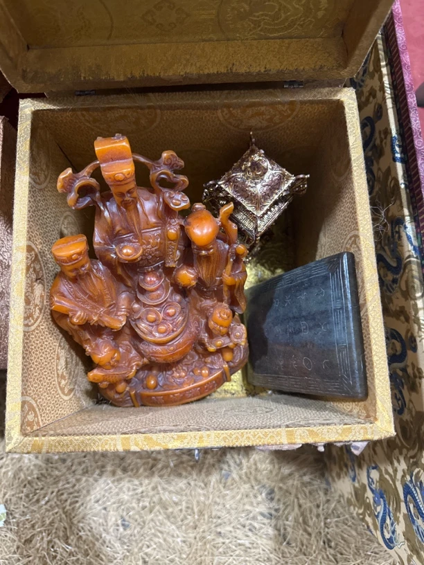 黄色开封方盒一个摆件链接
