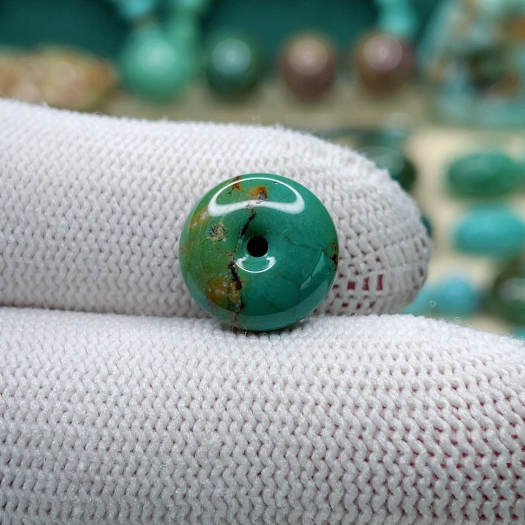 未镶嵌绿松石颈饰