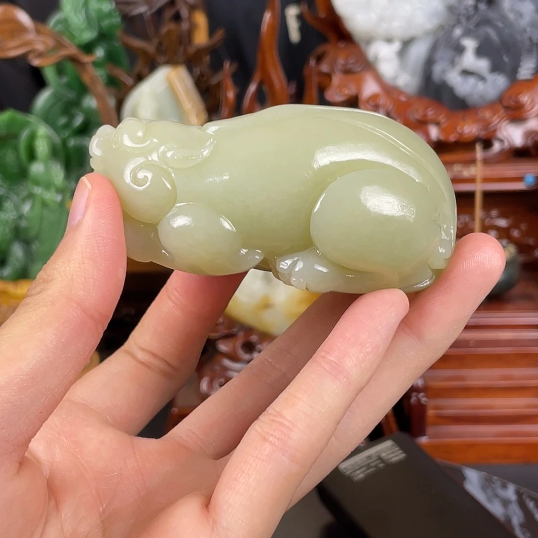 和田玉未镶嵌把件