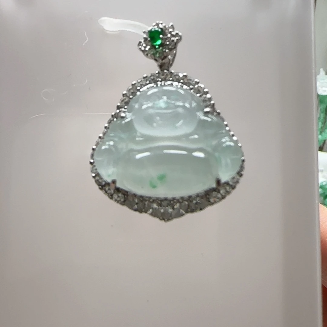 石英质玉（非洲翠）未镶嵌颈饰