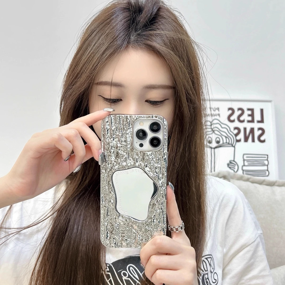 高级感ins水波纹电镀银镜面手链适用苹果15手机壳全包防摔