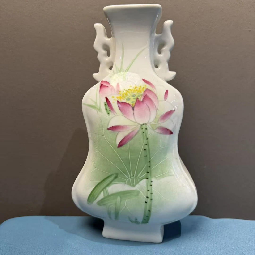 景德镇荷韵陶瓷琵琶瓶