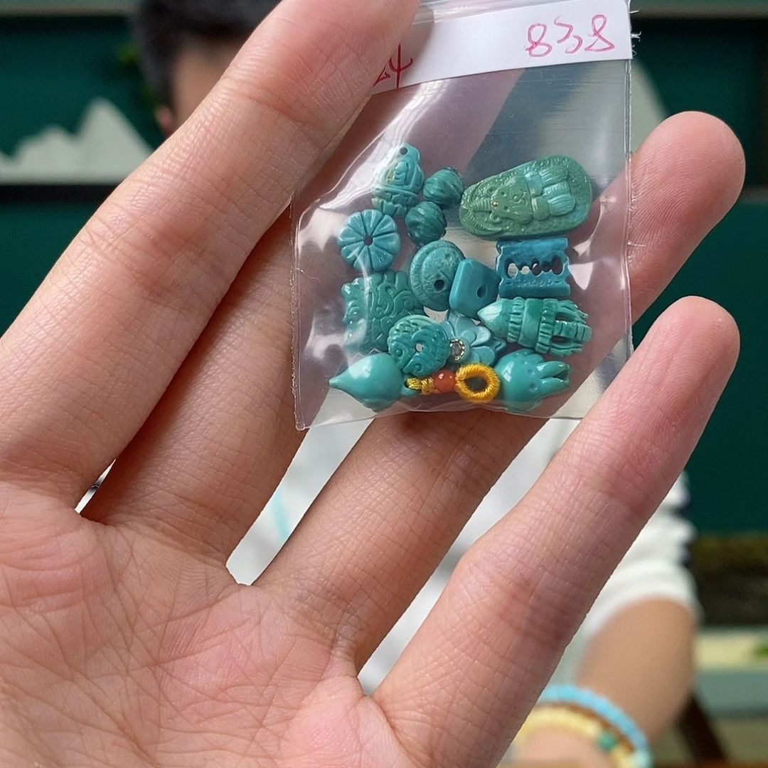 绿松石未镶嵌珠宝奇石