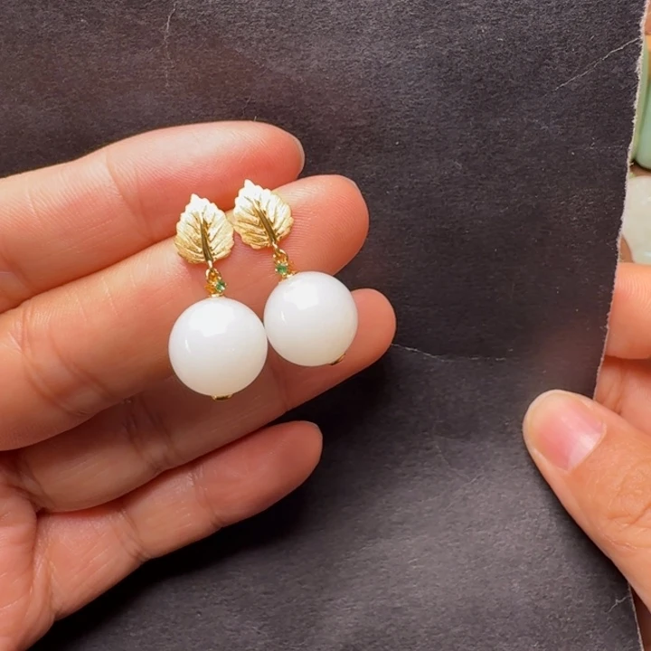 和田玉18K金镶嵌耳饰