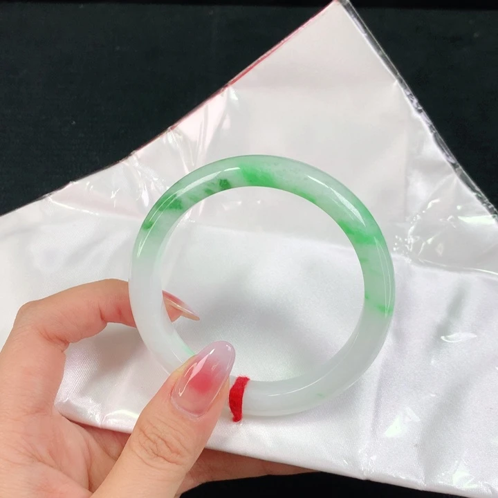 翡翠手镯未镶嵌天然翡翠手镯04