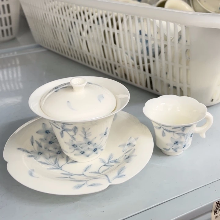 三件套哈哈哈哈哈哈