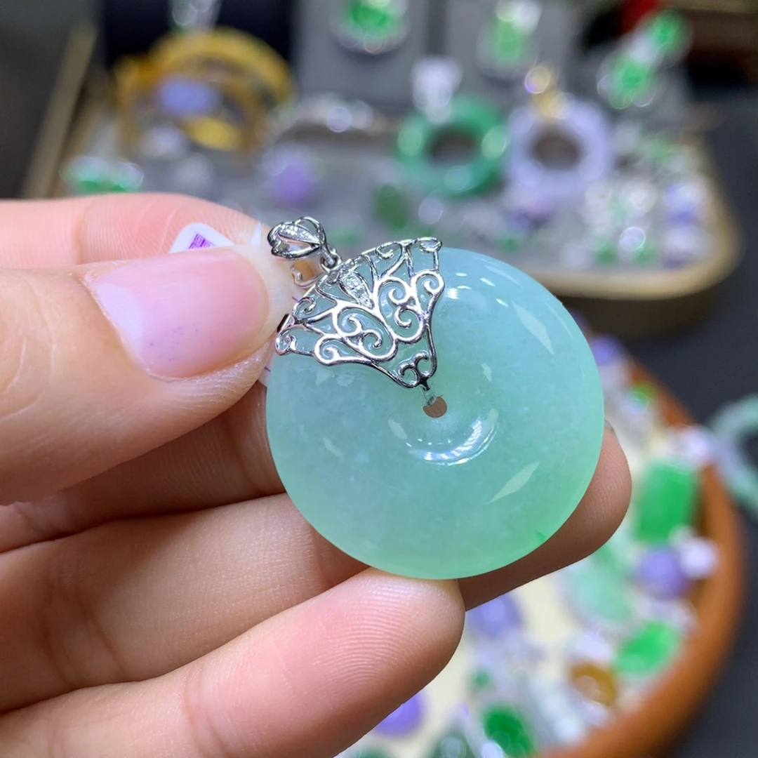 翡翠18K金镶嵌颈饰翡翠吊坠项链