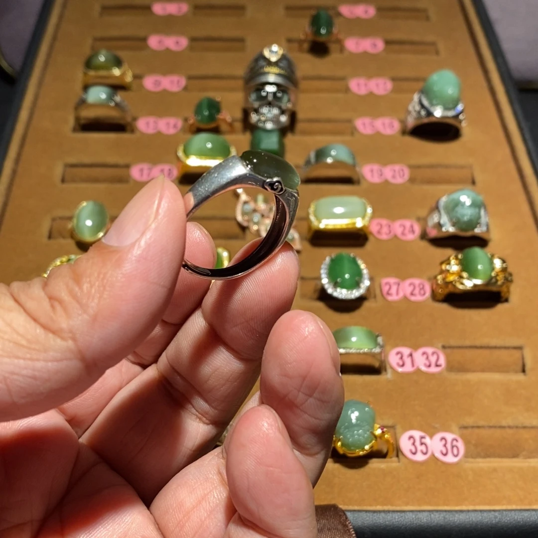 宝***爸和田玉（碧玉）银S925镶嵌戒指