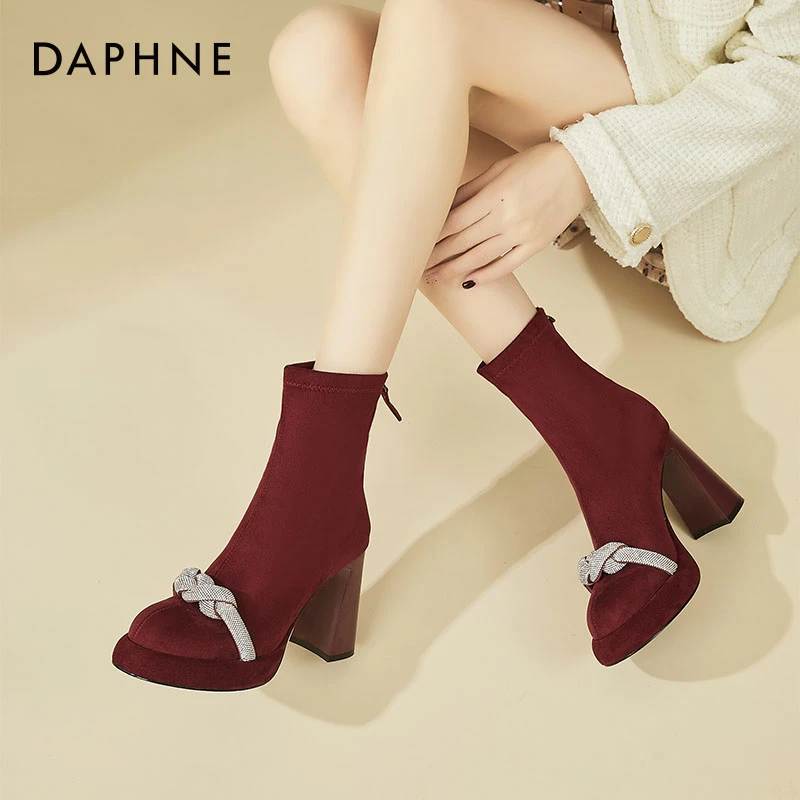 Daphne/达芙妮高级感瘦瘦靴女防水台加绒短靴水钻超高粗跟时装靴