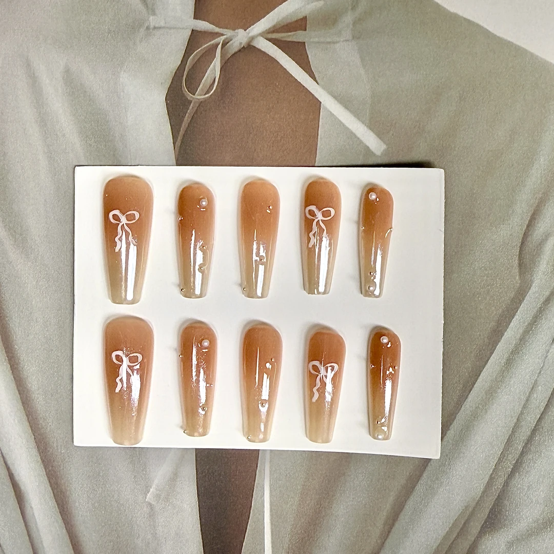 南法假日 | 月光粉裸色渐变蝴蝶结手工穿戴甲浪漫主义美甲