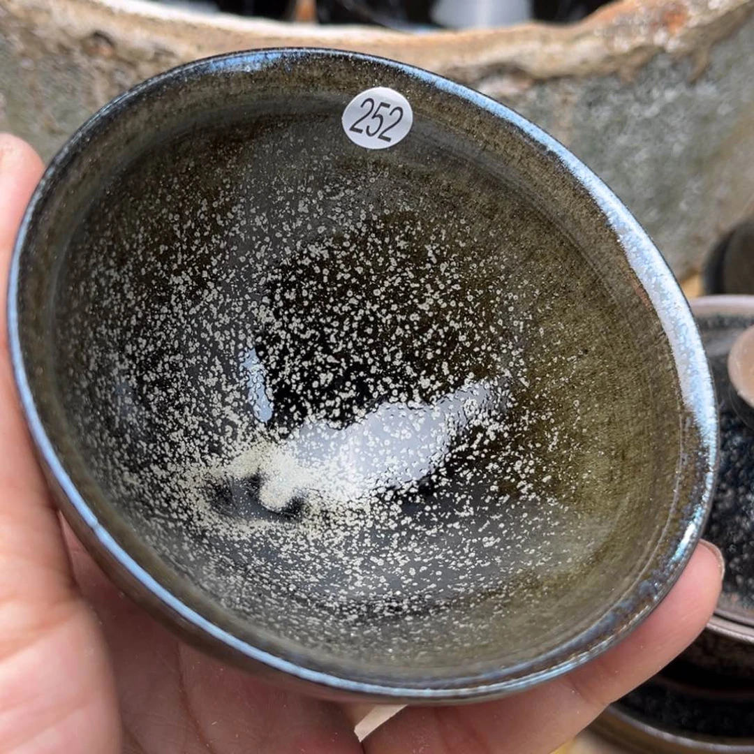 茶盏义兴龙窑坚持真柴烧