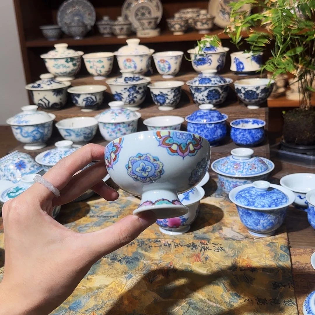 重工斗彩点绘宝相高足杯