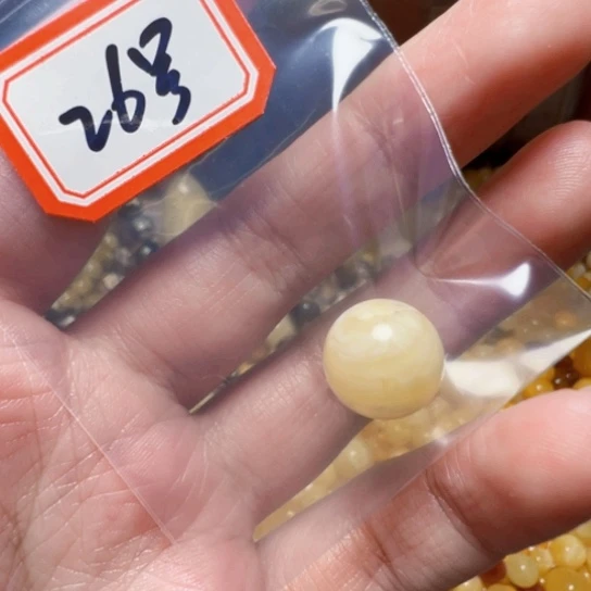 琥珀裸石未镶嵌26号，12mm有花粉，不退不换