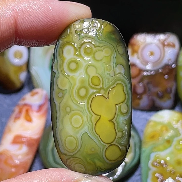 玛瑙/玉髓未镶嵌珠宝奇石