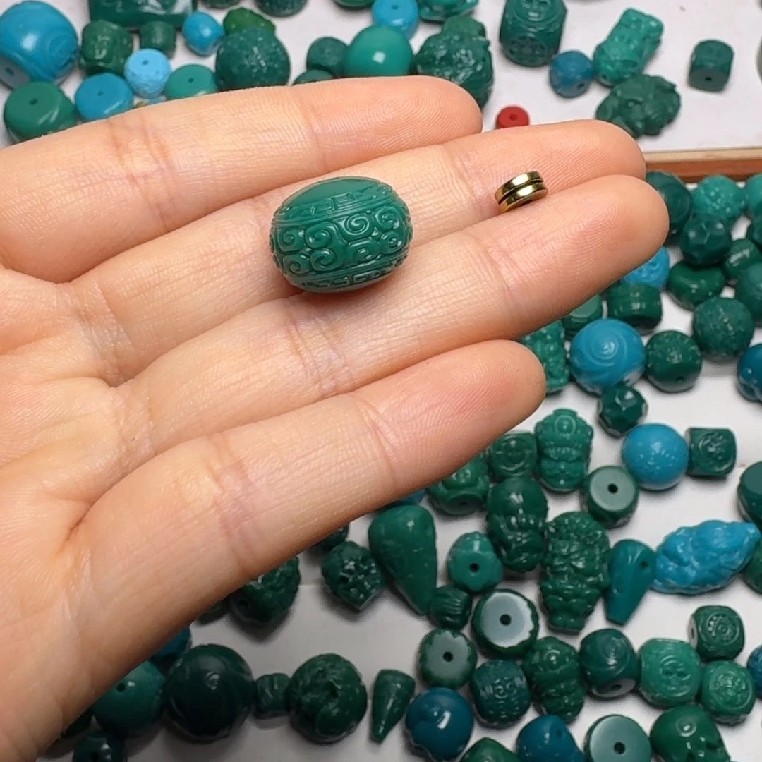 琉璃颈饰科技松配饰