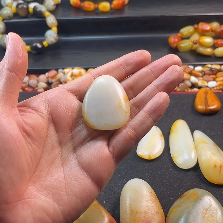 明***上颈饰未镶嵌和田玉