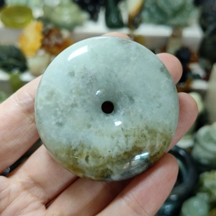 未镶嵌岫玉微瑕平安扣